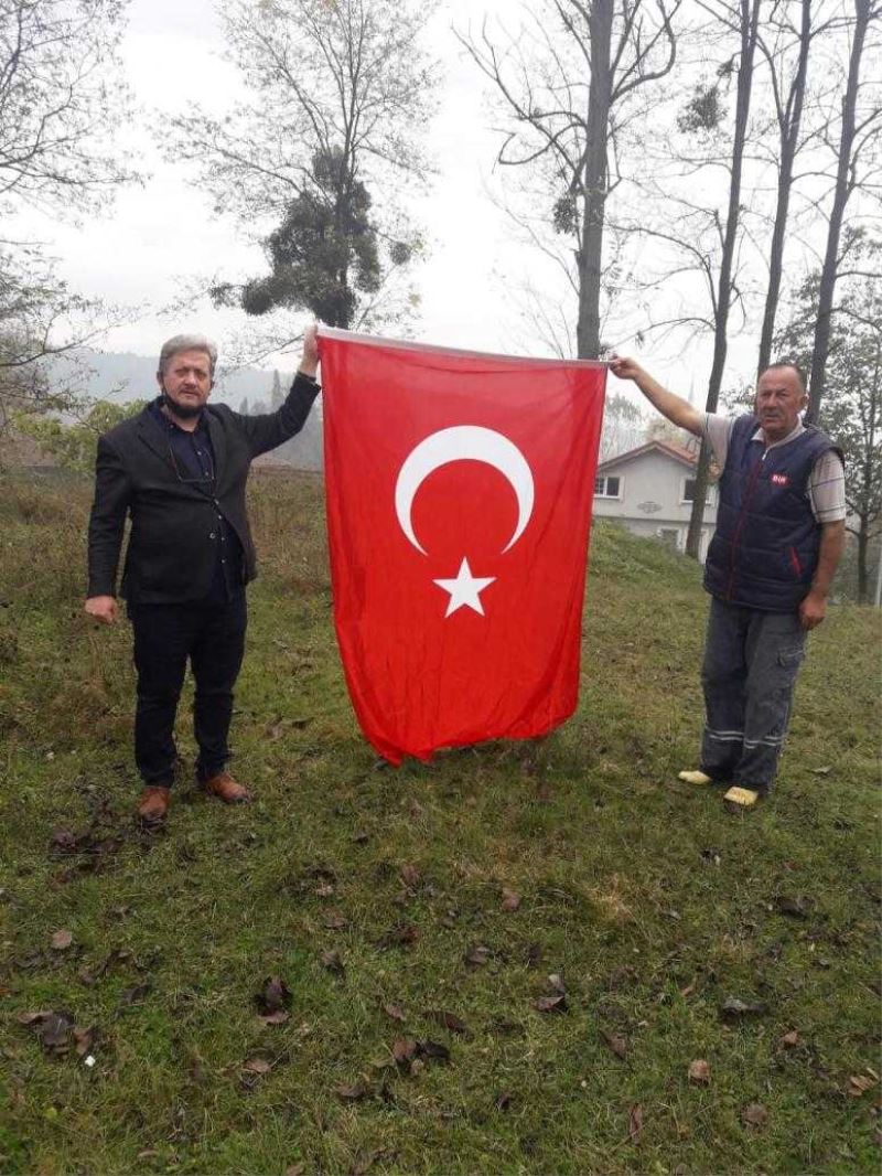 Yağbasan Mahallesine Dev Bir Türk Bayrağı Dikilsin